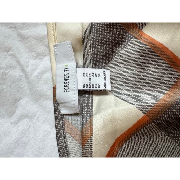 Chic Satin Camisole & Skirt Set – Plaid Print with Black Lace Trim – Elegant Lou - Picture 5 of 12